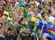 开云官网-包含精彩的足球比赛场面一览无余，球迷热情高涨的词条