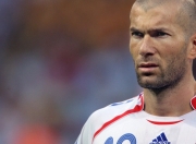 开云APP-双城记，范戴克东决封神夜，恰似巴黎横扫毕尔巴鄂的现代启示