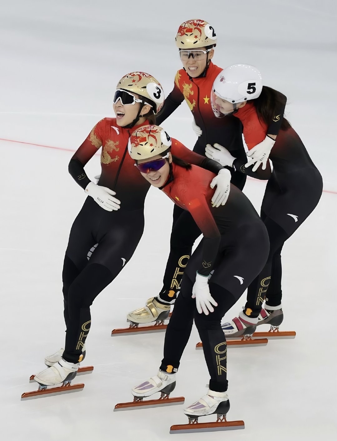 中国选手大放异彩，坚定向前的简单介绍