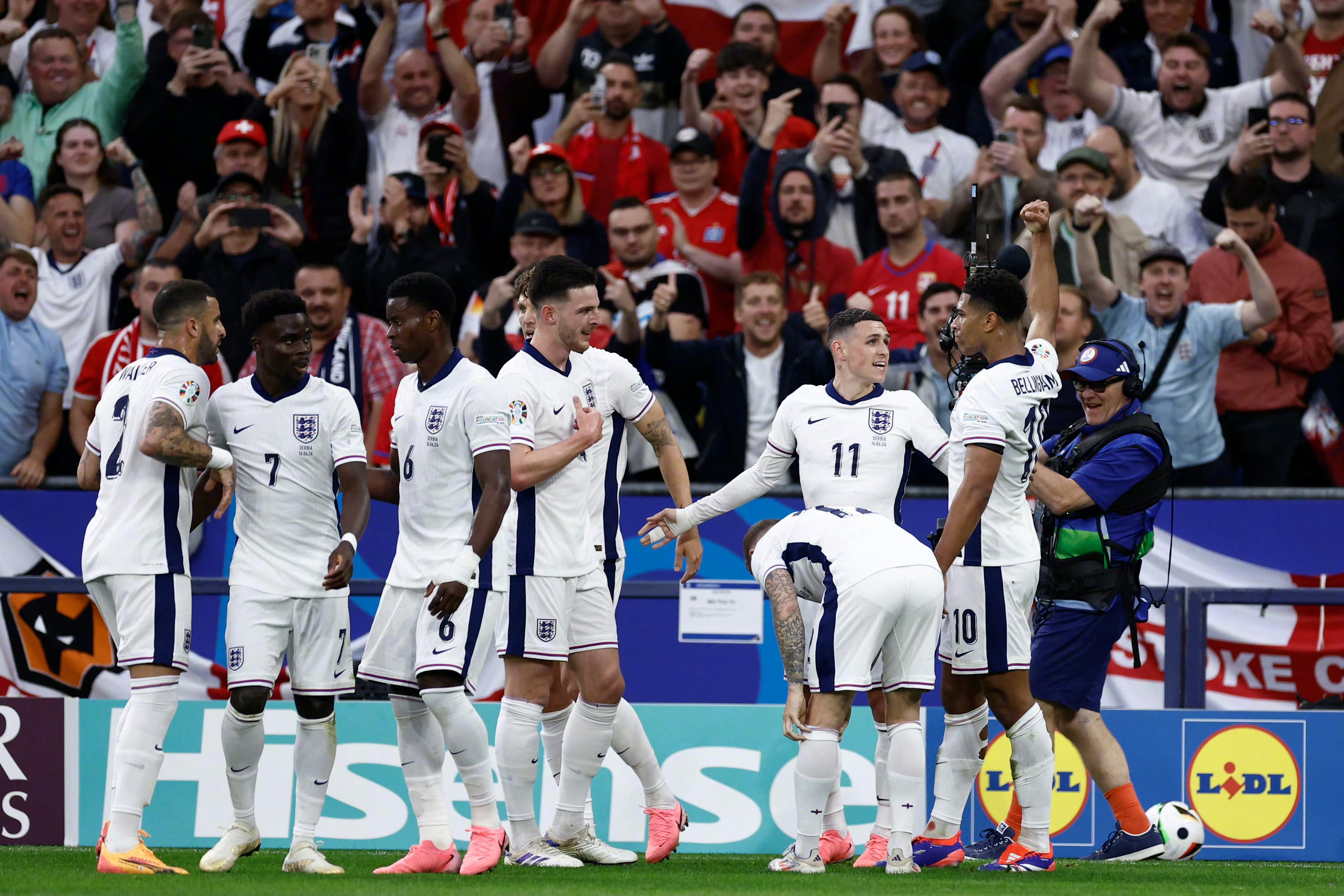 欧洲杯热门队伍爆冷负于对手 欧洲杯热门队伍爆冷负于对手