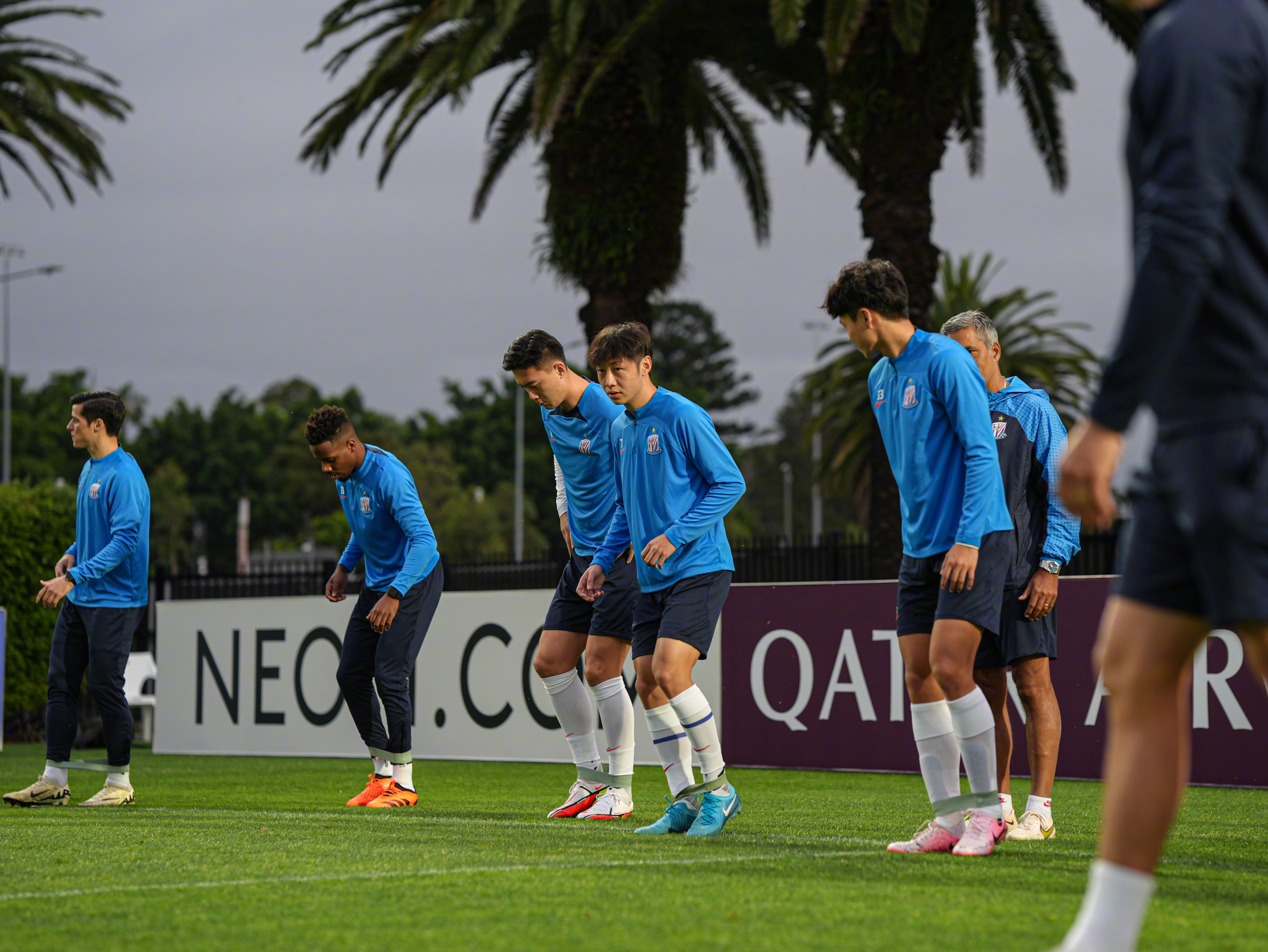 联赛初阶段遭遇困境，球队需迅速调整状态