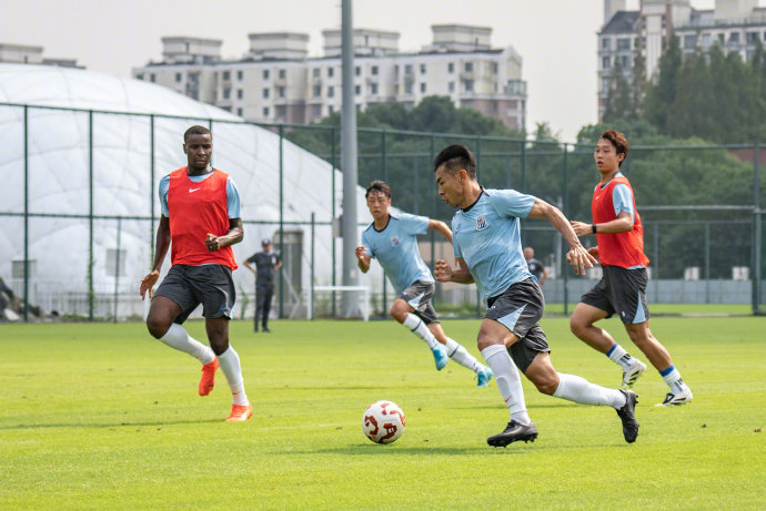 关于青岛黄海客场不敌上海绿地申花连续两轮告负的信息 关于青岛黄海客场不敌上海绿地申花连续两轮告负的信息