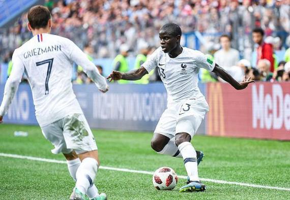 包含比利时队在淘汰赛中轻松击败对手，晋级欧锦赛四分之一决赛的词条