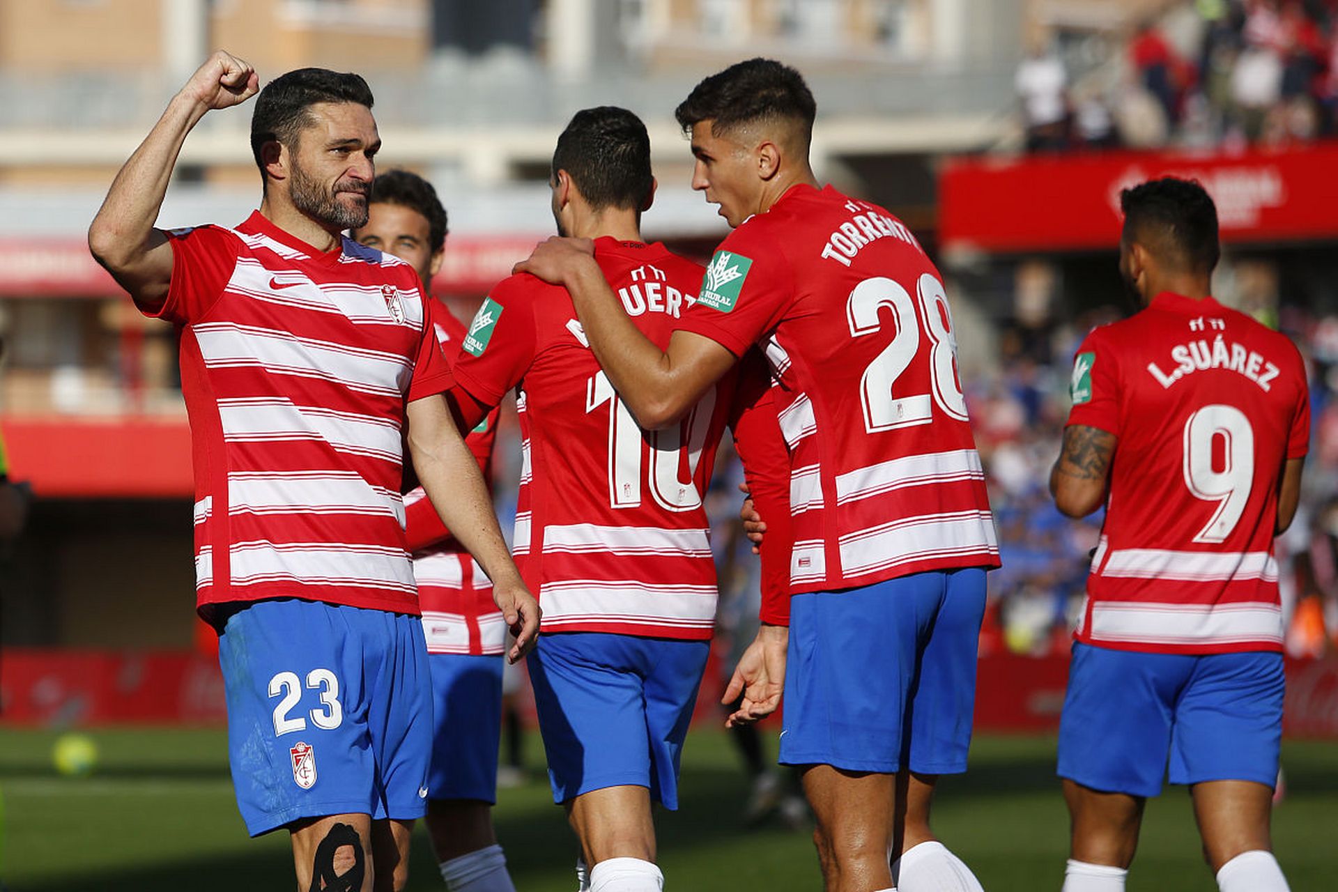 关于比利亚雷阿尔全队发挥出色，取得关键胜利的信息